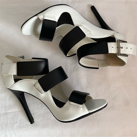 SOLD- Alexander McQueen Heels - Picture 4 of 10